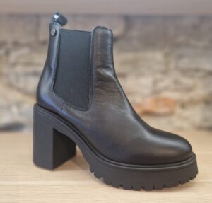 Raquel Perez Larissa Platform Boot