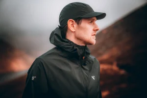 venture waterproof and breathable running cap in navy or black