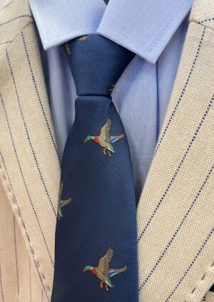 One Varones Duck Motif Tie