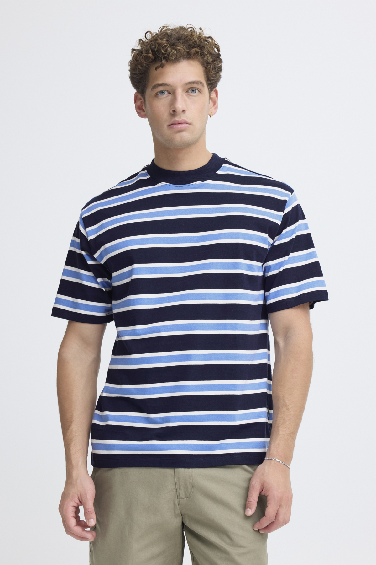 mens navy blue striped t shirt relaxed fit bold stripe casual outfit